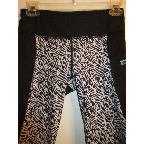 Lululemon Athletica 4 Workout Stretch Yoga Pants Leggings Cropped Graphic White - Picture 4 of 4